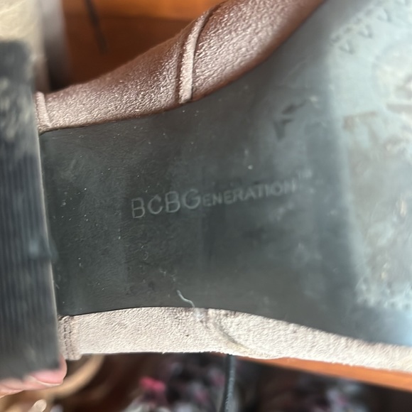 BCBGeneration Suede Grey Booties, size 7.5 - Picture 6 of 6